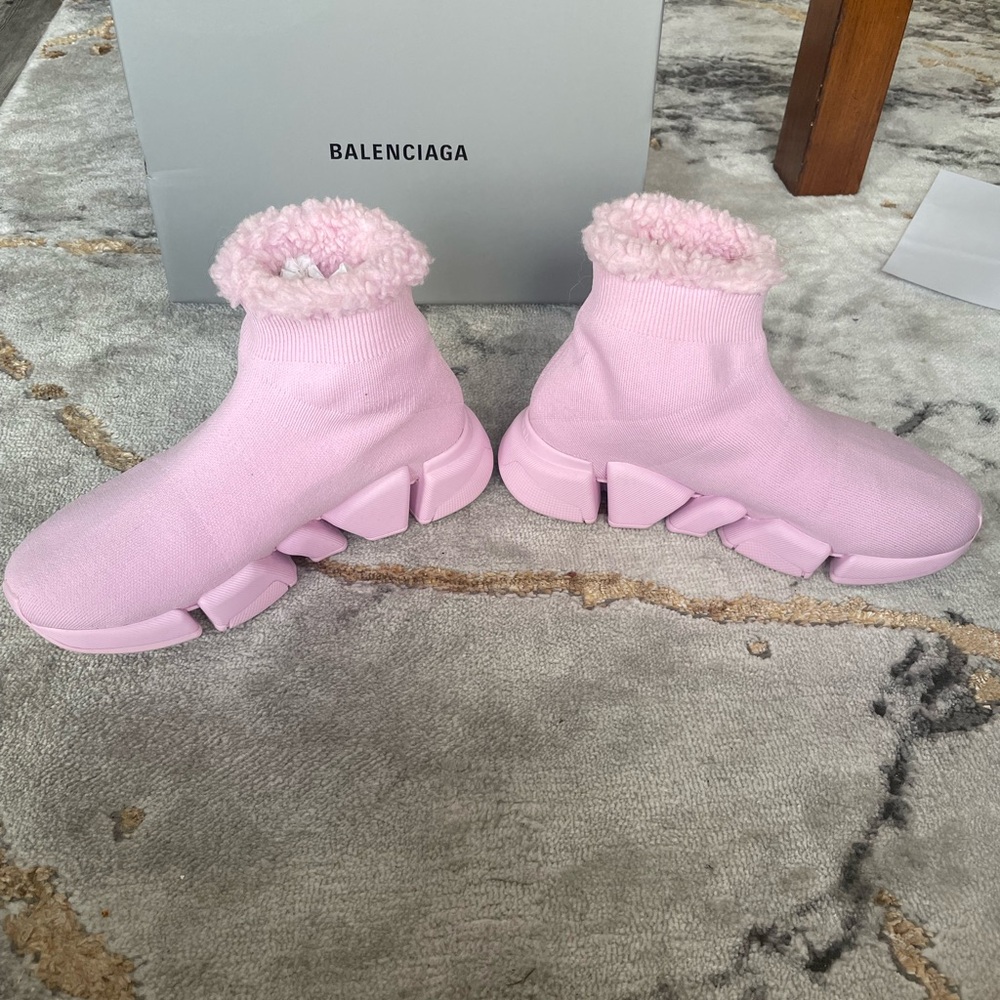 Balenciaga speed faux fur sneaker in soft pink - Picture 4 of 6